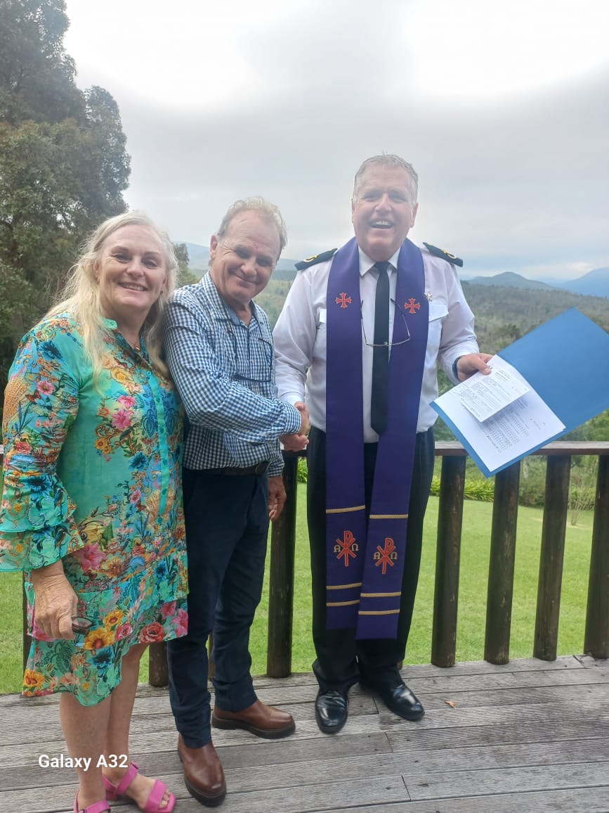 Wedding ceremony by Dr. Gerrit Rademeyer in Hazyview