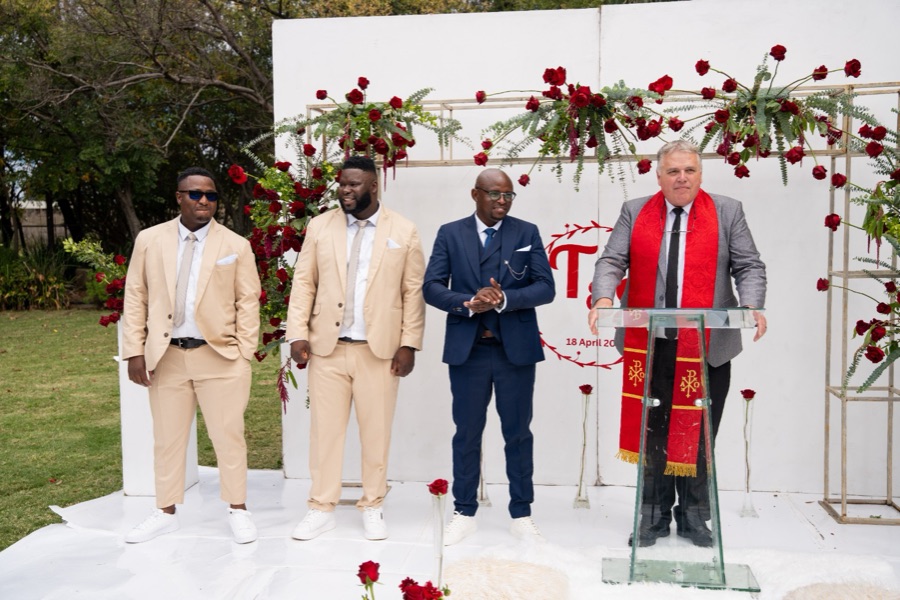 Wedding ceremony by Dr. Gerrit Rademeyer in Hazyview